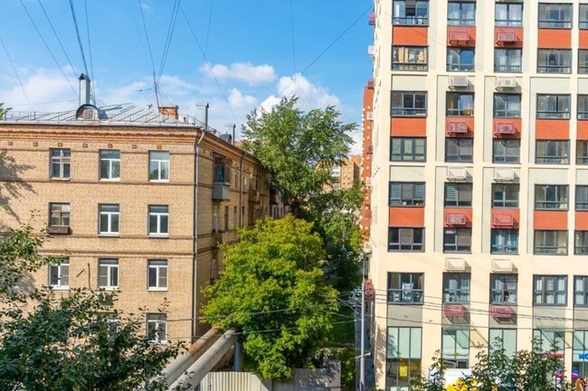 Москвичам в дни выборов пообещали теплую погоду и облачность
