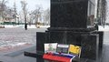 Cтихийный мемориал Борису Немцову в Тюмени.
