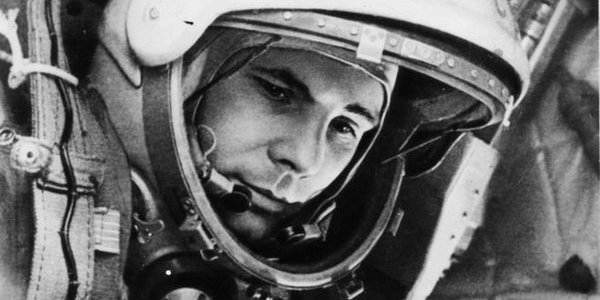 Автограф первого космонавта Юрия Гагарина продается в Оренбурге