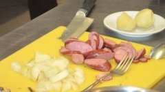 Диетолог Беатрис Гонсалес предупредила о рисках использования пластиковых разделочных досок