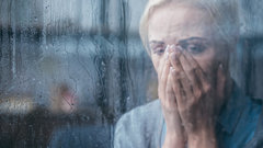 Девушка, заболевшая раком, поделилась симптомом, который возник за два года до диагноза