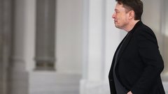 Илон Маск вновь стал лидером списка самых состоятельных людей по версии Forbes