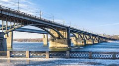 В Новосибирске ограничат проезд по Октябрьскому мосту