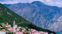 Черногория нашла золотую жилу в паспортах для богатых россиян