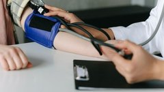 Простая привычка для снижения артериального давления оказалась неожиданно эффективной