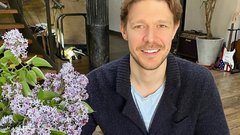 Никита Ефремов объяснил, как его алкогольная зависимость была связана с желанием подражать отцу