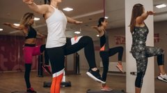 Тренер Анастасия Юркова раскрыла действенные методы сжигания жира на бедрах