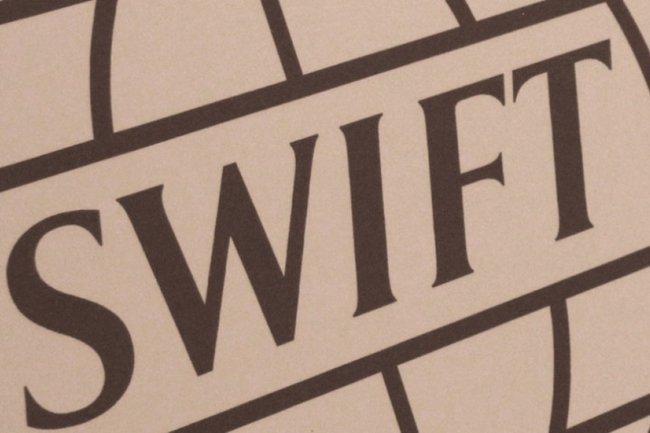 Эксперт назвал главные опасности отключения SWIFT для россиян