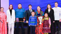 В Салехарде двух многодетных женщин наградили медалями «Материнская слава Ямала»