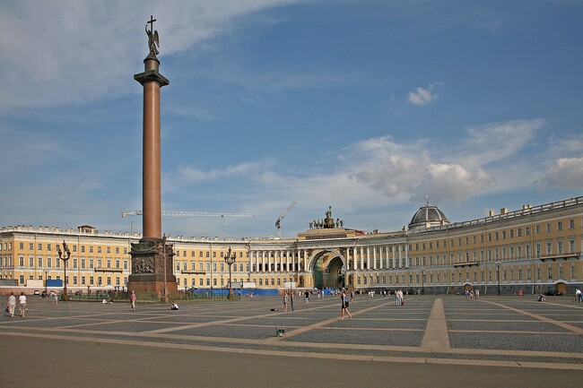 Санкт-Петербург Дворцовая площадь. Тематическая фотография города.
