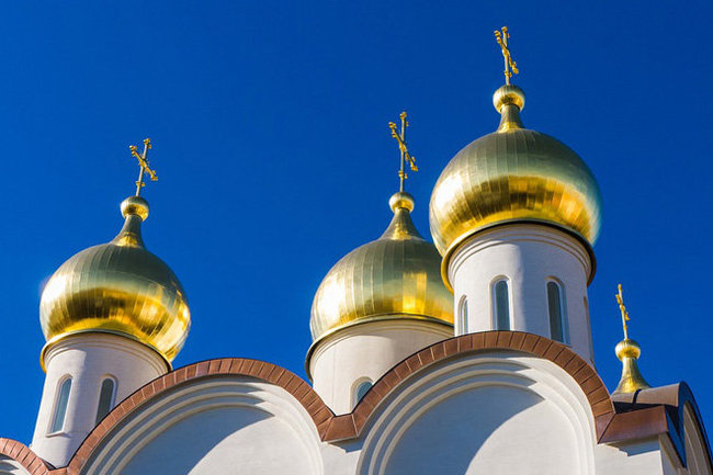 Ромбики и кружки вместо Креста: в России тайно подменяют православную символику