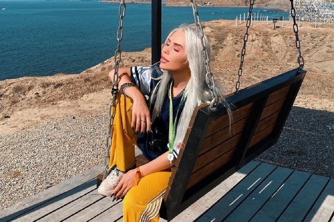Биография Карины Кросс: звезда Instagram, певица и автор веб-сериала