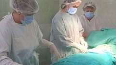 В Кузбассе 37-летней пациентке удалена огромная опухоль яичника размером 30 сантиметров