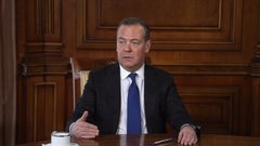 Медведев: Россия нанесет удар по странам, передавшим Украине ядерное оружие