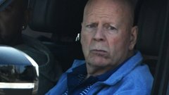 Брюс Уиллис, страдающий от болезни, поздравил свою супругу с ее 50-летним юбилеем