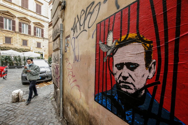 Мэрия Москвы рекомендовала барам не пускать сторонников Навального