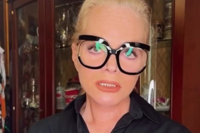 Лариса Долина