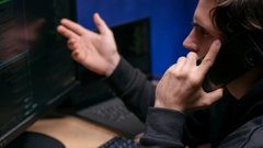 Психолог Мартынов дал советы, как избежать ловушек мошенников