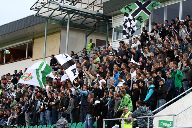 фанаты торпедо москва. торпедо запад 5 ультрас. известные болельщики торпедо. форум болельщиков торпедо москва. фк торпедо москва болельщики.