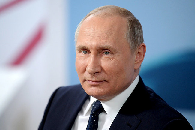 Путин поздравил Си Цзиньпина с переизбранием на пост главы КНР