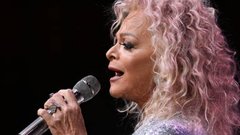 Лариса Долина обязалась покинуть проданную квартиру до 5 января