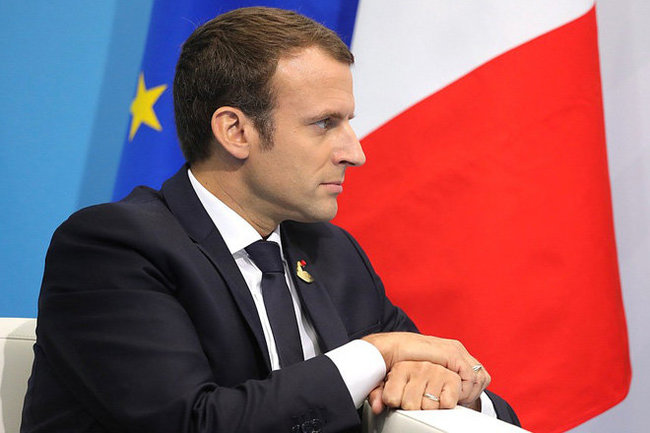 Французский президент призвал соотечественников не паниковать из-за отключения электричества