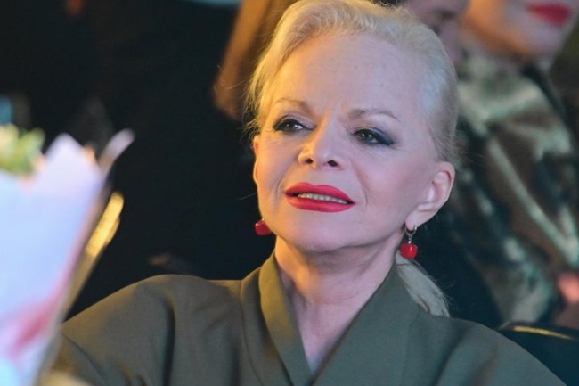 Лариса Долина