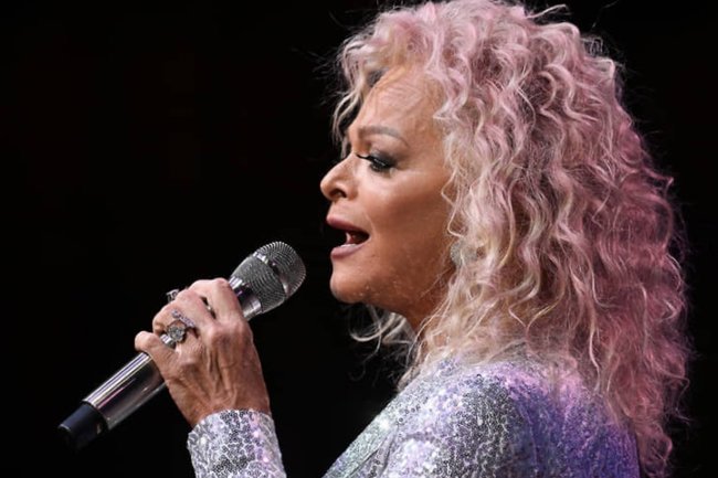 Лариса Долина