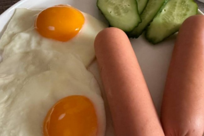 Ваше любимое утреннее блюдо может привести к раку: один лишь кусочек этого продукта в день опаснее сигарет