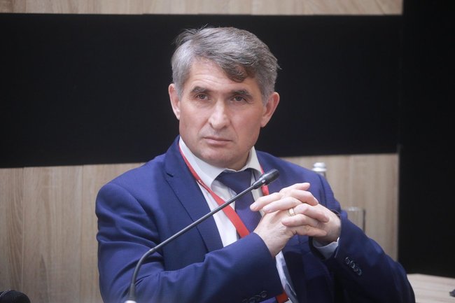 Глава Чувашии Олег Николаев на ПМЭФ объявил о росте инвестиций