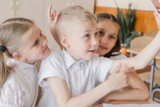«Хранительница очага и верная мужу»: депутаты Госдумы предложил ввести в школах уроки целомудрия
