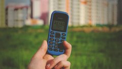 Сотрудникам Wildberries разрешили приносить на склады только кнопочные телефоны