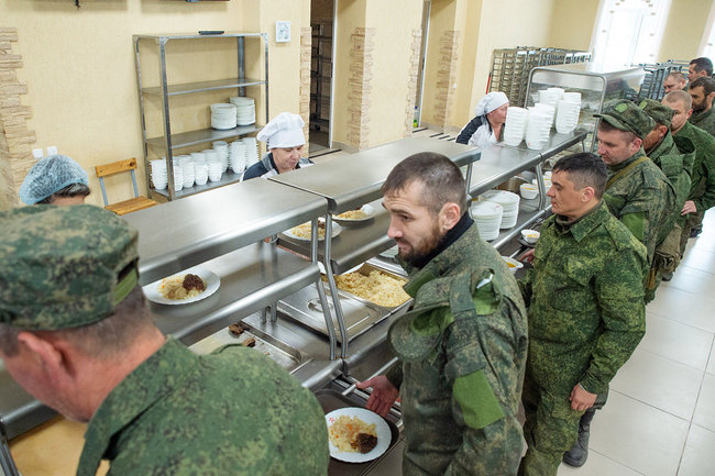 мобилизация солдат солдаты еда столовая 