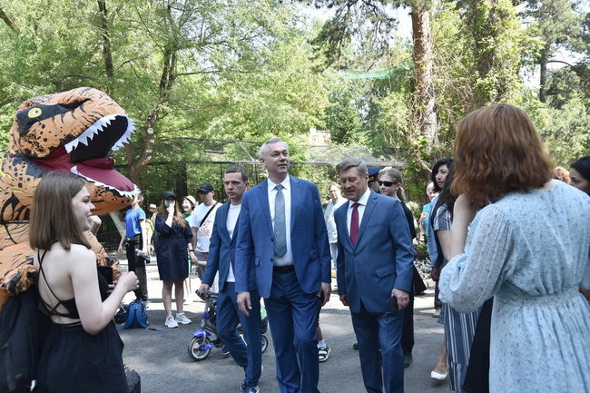 Губернатор Андрей Травников поздравил новосибирцев с Международным днём защиты детей