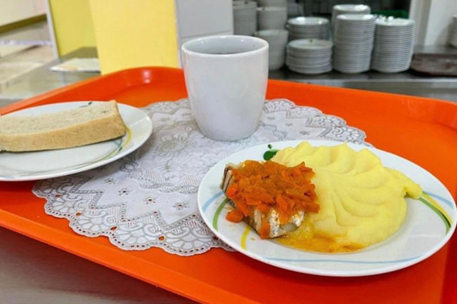 школа школьная столовая еда школьное питание 
