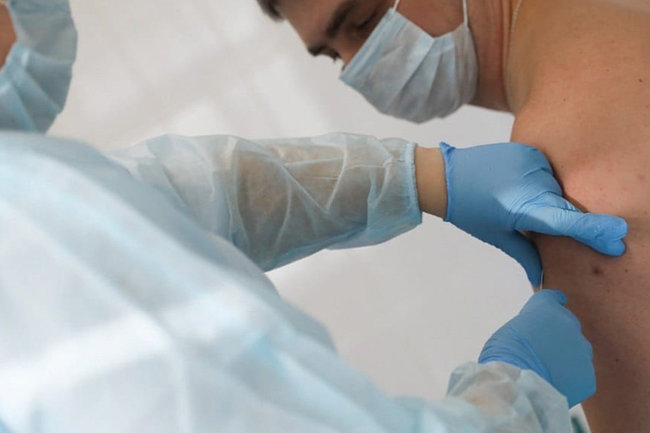 82% госслужащих вакцинировались от коронавируса в Волгоградской области
