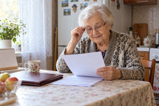 Иллюстрация к материалу: достижение 80 лет. Фото создано OpenAI ImageGen, 2026.