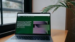 Мошенники начали маскировать вирусы под ChatGPT и сервисы Google