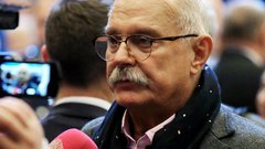Михалков обсудил сходство буддистов и мусульман с православием