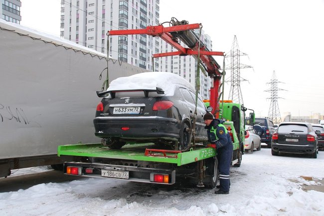 В Тюмени ищут подрядчика для массовой эвакуации машин с улиц города эвакуация эвакуатор Тюмень