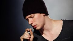 Внук Аллы Пугачевой провел ночь на улице во Франции