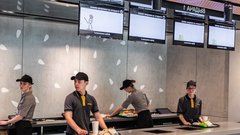 У трех крупнейших сетей общепита в России снизилась чистая прибыль в 2025 году