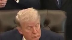 В Сети появились кадры, как Трамп уснул на встрече с журналистами в Белом доме