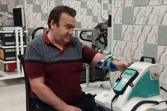 В больницу Ноябрьска поступило оборудование для реабилитации после инсультов и травм