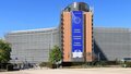 Politico: Сотрудники Еврокомиссии чаще обращаются к психиатрам из-за травли на работе