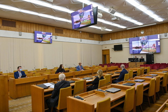 На заседании правительства Калужской области под председательством Владислава Шапши обсудили реализацию нацпроектов