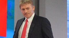 Песков сравнил работу с журналистами в России и США