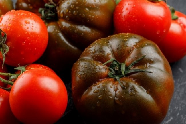 Первая подкормка томатов: урожая станет в 10 раз больше