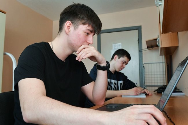 абитуриенты