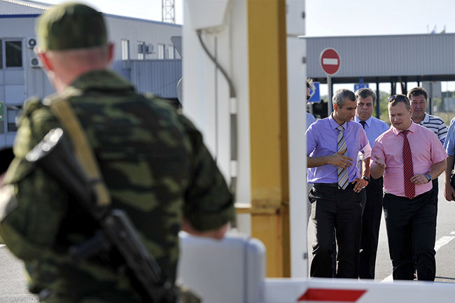 Зачем наблюдатели на выборах. Общественный наблюдатель на егэ. Кто может стать наблюдателем на выборах. Наблюдатели на выборах. Памятка наблюдателю на выборах.